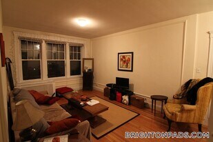 2003 Commonwealth Ave, Unit 10 in Boston, MA - Building Photo