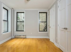 Bright and Spacious 2 Bedroom, 2 Bathroom in New York, NY - Foto de edificio - Building Photo