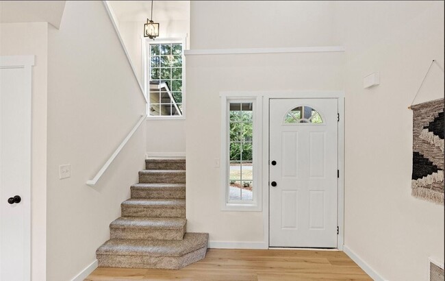 13619 Sandy Point E NW in Gig Harbor, WA - Building Photo - Building Photo