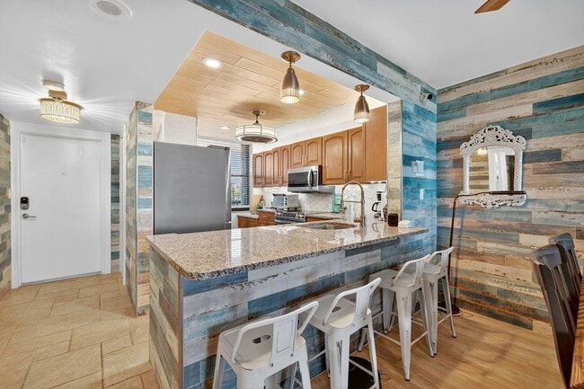 10680 S Ocean Dr, Unit 105 in Jensen Beach, FL - Foto de edificio - Building Photo