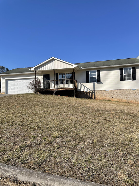 2811 Diane Gayle Dr in Knoxville, TN - Building Photo