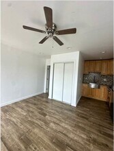 531 W 81st Street in Los Angeles, CA - Foto de edificio - Building Photo