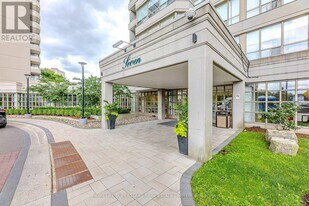 7 Townsgate Dr in Toronto, ON - Building Photo