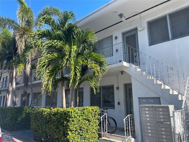 761 Euclid Ave in Miami Beach, FL - Building Photo - Building Photo