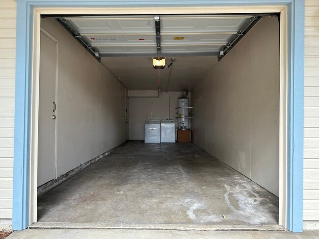 1807 V St in Sacramento, CA - Building Photo - Building Photo