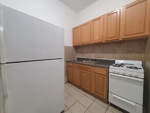 186 Ocean Ave, Unit 3 in Jersey City, NJ - Foto de edificio - Building Photo