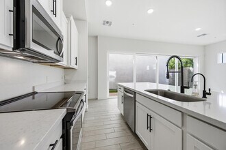 2452 E Lovebird Ln in Gilbert, AZ - Building Photo - Building Photo