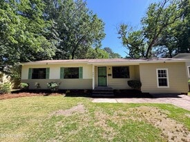 521 N Park Ln in Jackson, MS - Building Photo