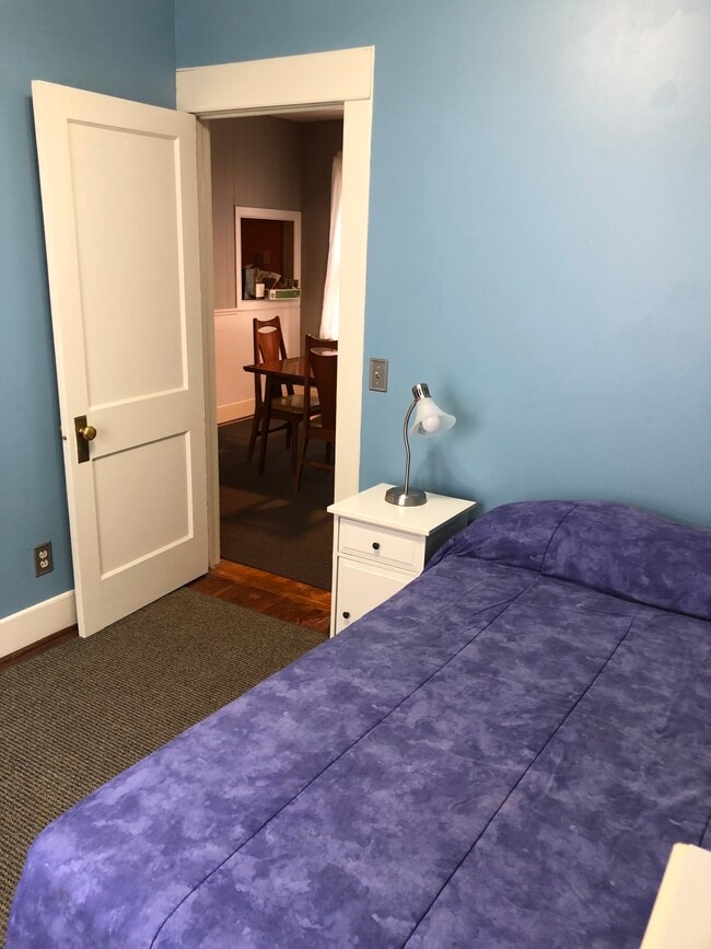 2220 16th St, Unit First Floor in Troy, NY - Foto de edificio - Building Photo