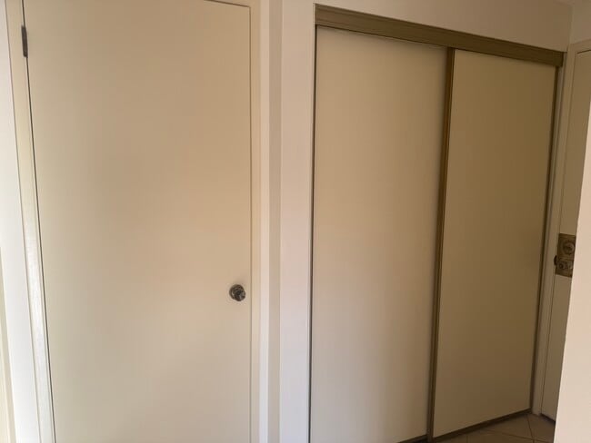 727 S Alma St, Unit 6 in Los Angeles, CA - Building Photo - Building Photo