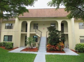 110 Lake Meryl Dr in West Palm Beach, FL - Building Photo