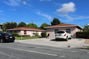 417-423 Nottingham Blvd in West Palm Beach, FL - Building Photo