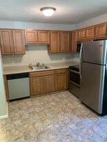 139 S Main St in Laconia, NH - Building Photo