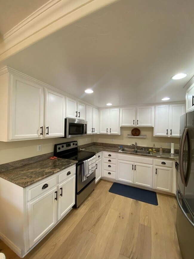 property at 3993 Jewell St