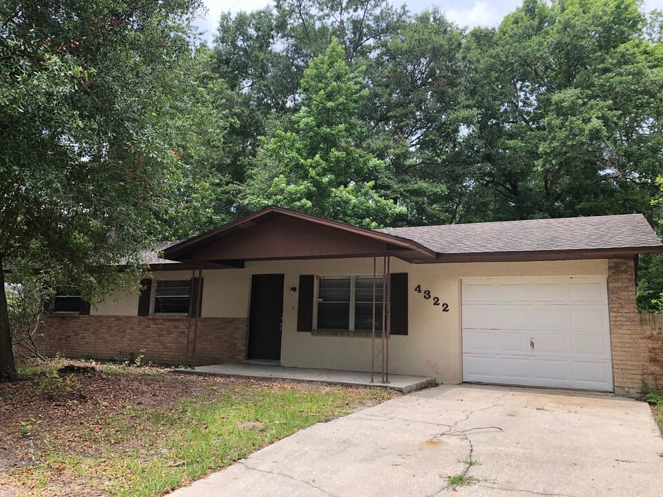 4322 NW 20th Ter in Gainesville, FL - Foto de edificio