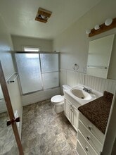 409 S Roosevelt Ave-Unit -411 in Goldendale, WA - Foto de edificio - Building Photo
