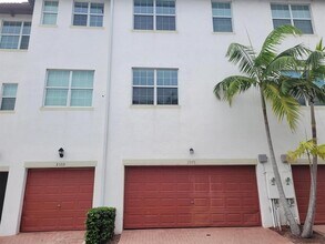 2578 SW 119th Way in Miramar, FL - Building Photo - Building Photo
