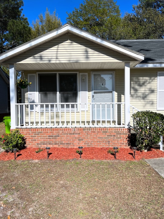 1902 Greenoaks Rd in Columbia, SC - Foto de edificio