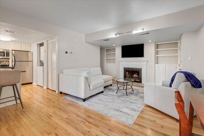 property at 517 E Jefferson St