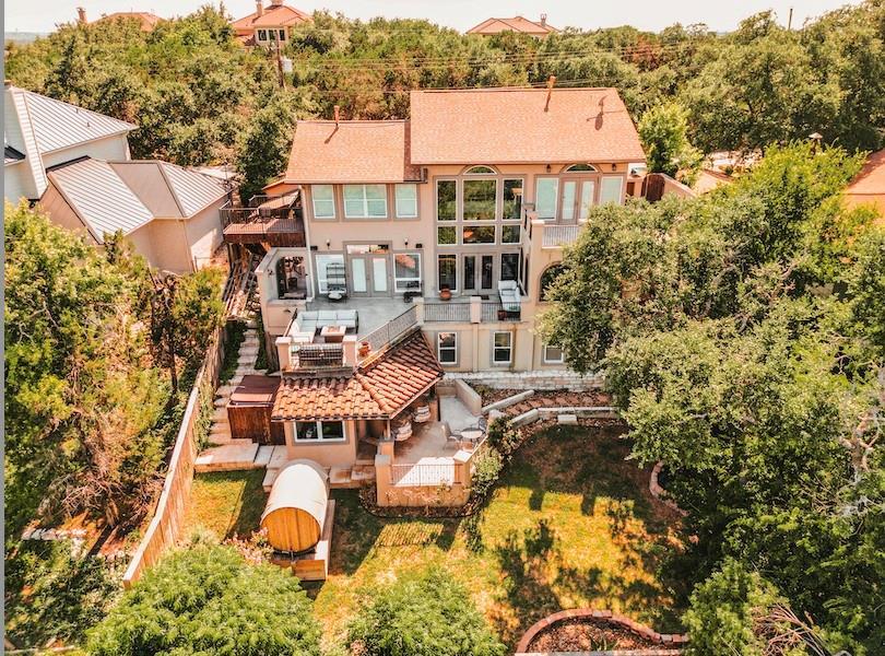 3711 Highland Dr in Austin, TX - Building Photo
