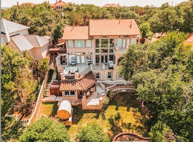 property at 3711 Highland Dr