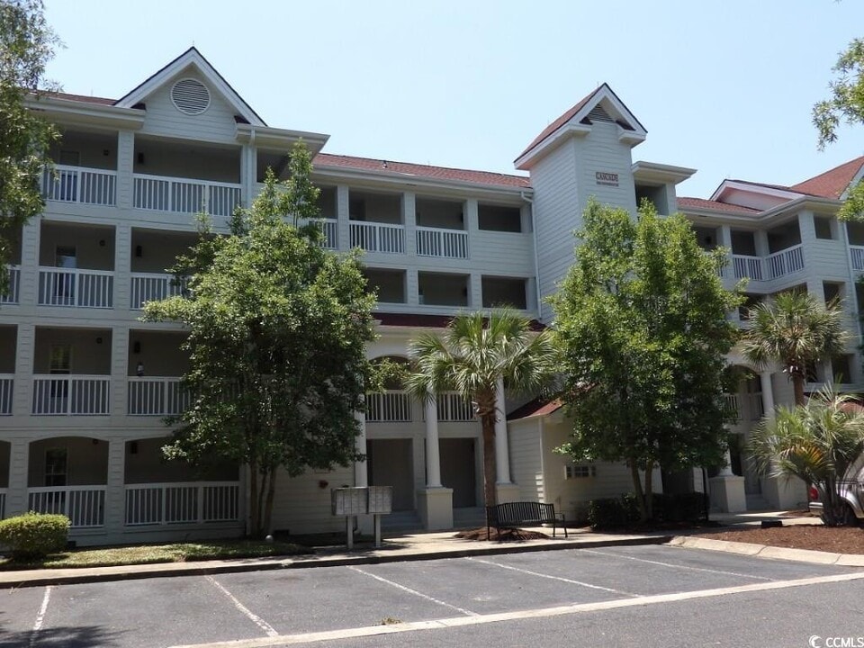4560 Greenbriar Dr in Little River, SC - Building Photo