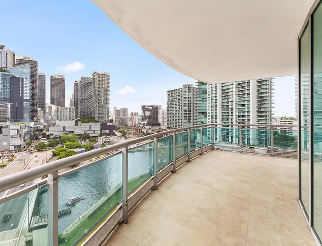 350 S Miami Ave, Unit 1802 in Miami, FL - Building Photo - Building Photo