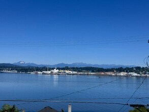 531 Perry Ave N in Port Orchard, WA - Building Photo - Building Photo