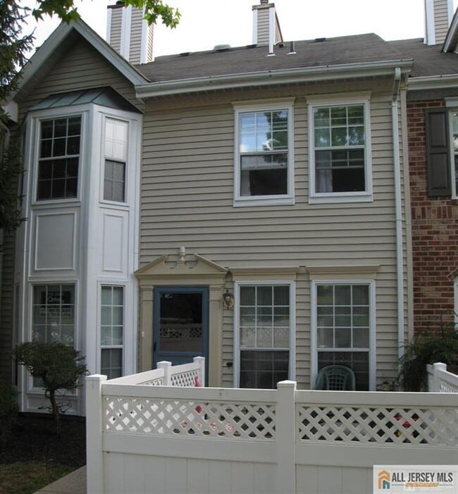 property at 110 Albury Way