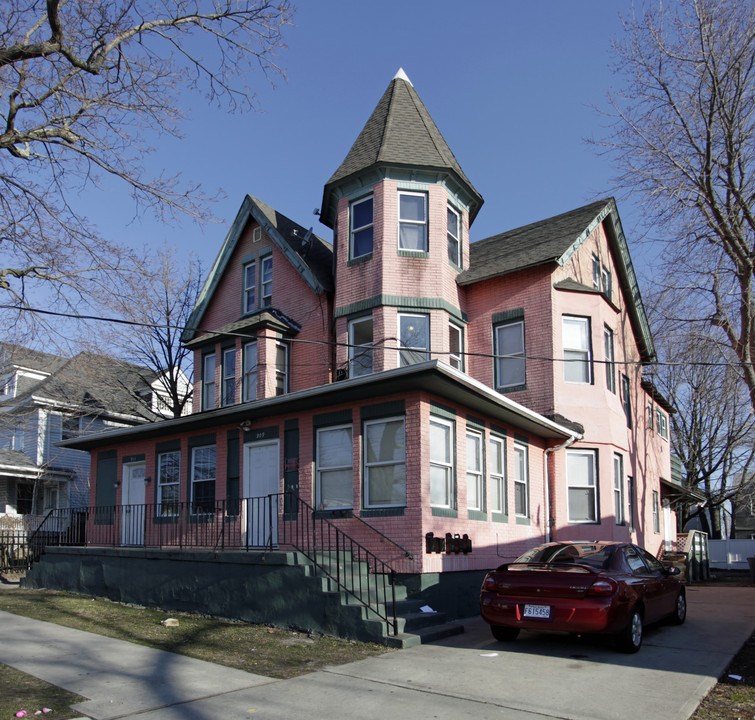 909 Summerfield Ave in Asbury Park, NJ - Foto de edificio