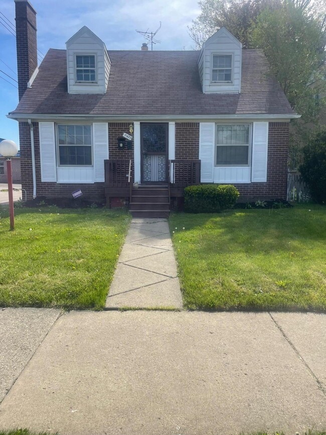 property at 11430 Hubbell Ave