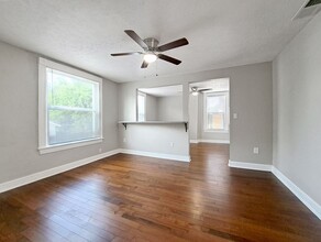 947 S Brook St in Louisville, KY - Building Photo - Interior Photo