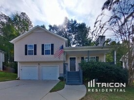 209 Remington Ct in Dallas, GA - Building Photo