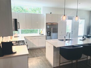 2223 Padron Pl in Houston, TX - Building Photo - Building Photo