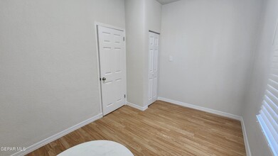 2500 Gold Ave in El Paso, TX - Building Photo - Building Photo