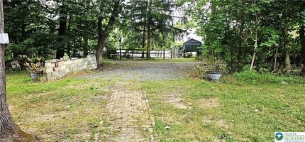 1822 Perkiomenville Rd in Perkiomenville, PA - Foto de edificio - Building Photo