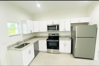 4107 19th St SW in Lehigh Acres, FL - Building Photo - Building Photo