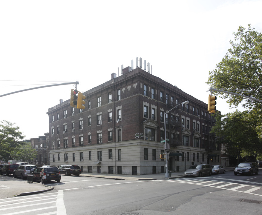 315-319 New York Ave in Brooklyn, NY - Building Photo