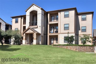 Vistas of Vance Jackson Apartments in San Antonio, TX - Foto de edificio - Building Photo