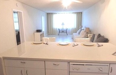 5950 Del Lago Cir, Unit SUNRISE UNIT in Sunrise, FL - Foto de edificio - Building Photo