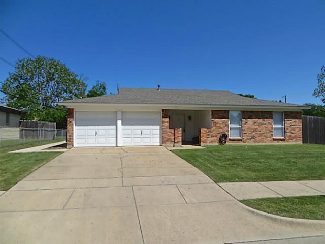 5961 Richard Dr in Watauga, TX - Building Photo