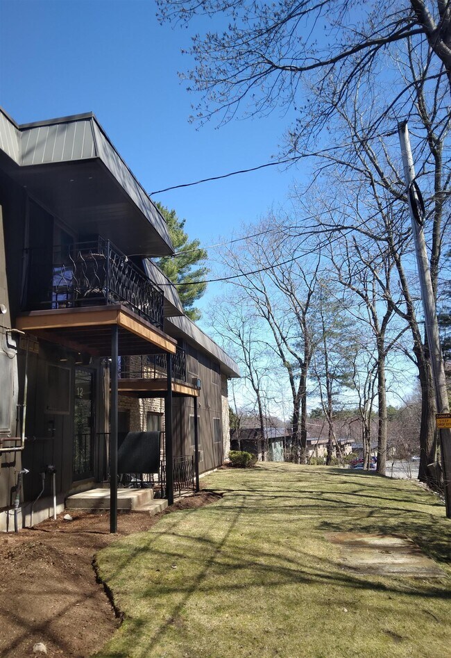 12 Strawberry Bank Rd in Nashua, NH - Building Photo - Building Photo