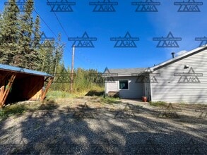2400 Grumman St in North Pole, AK - Building Photo - Building Photo