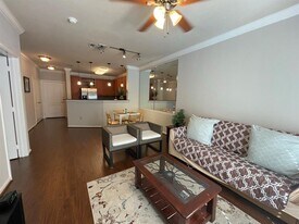 1711 Old Spanish Trl in Houston, TX - Building Photo