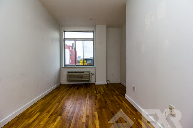 184 Noll St in Brooklyn, NY - Building Photo - Building Photo