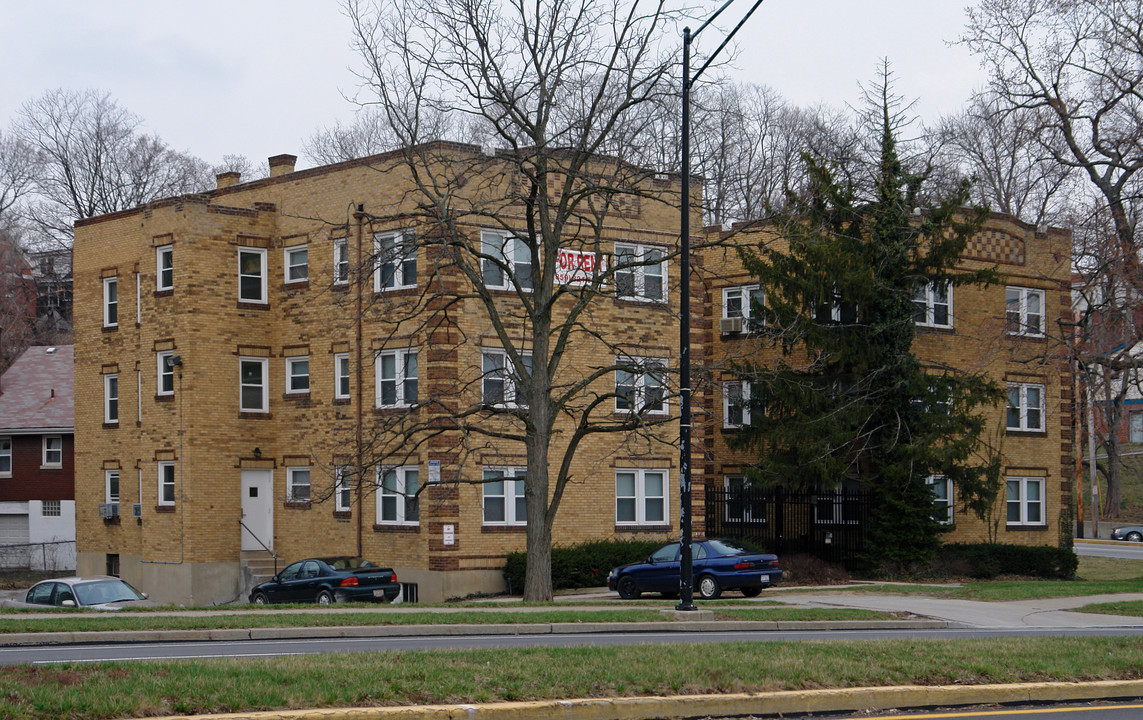 Victory Pkwy Apartments in Cincinnati, OH - Building Photo