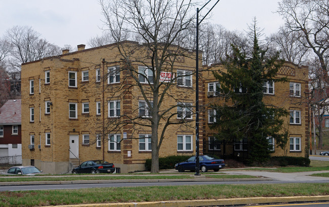 Victory Pkwy Apartments