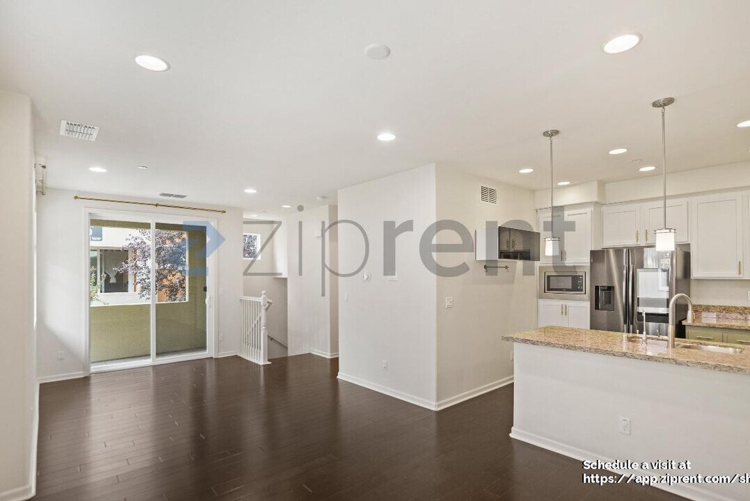 1457 Coyote Creek Way in Milpitas, CA - Building Photo