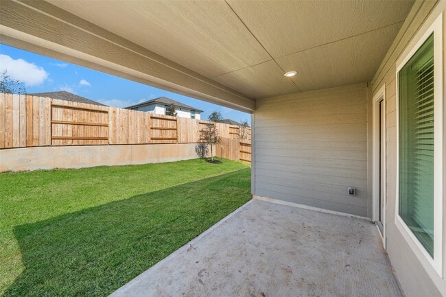 1666 Shae Oak Ln in Conroe, TX - Foto de edificio - Building Photo