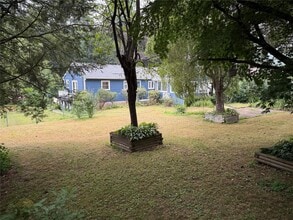 102 Putnam Rd in Cortlandt Manor, NY - Building Photo - Building Photo